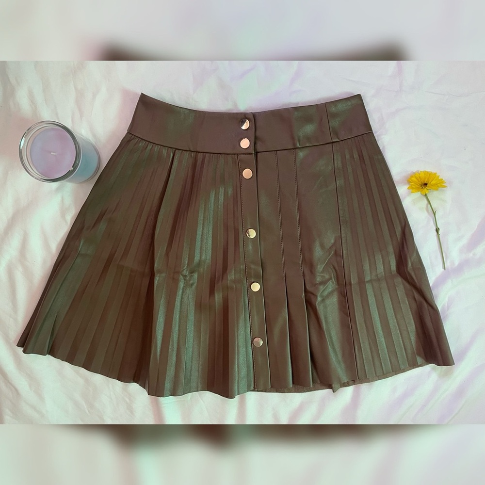 Zara Brown Pleated Mini Skirt. Zara Brown faux leather mini skirt.